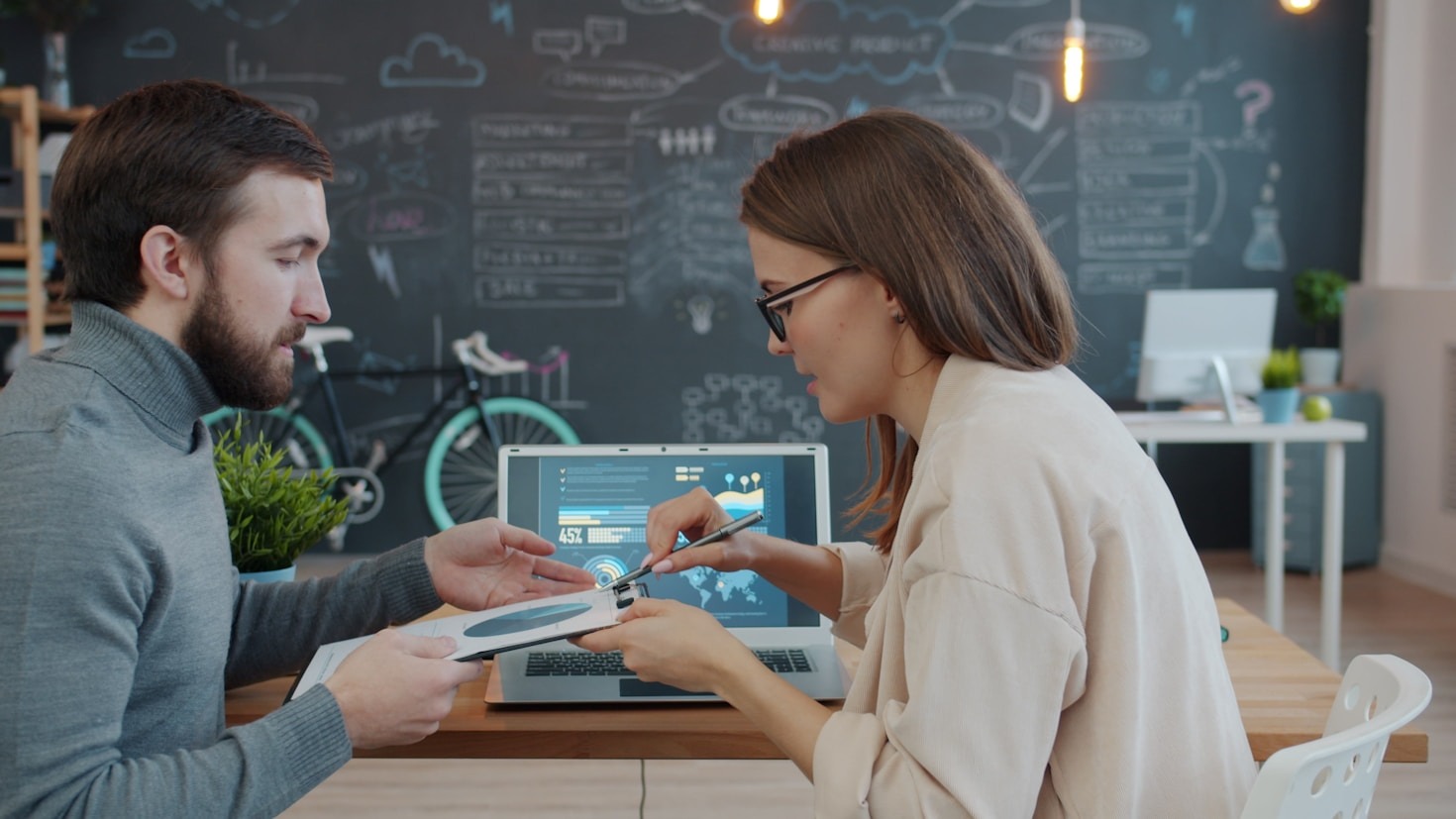 The Benefits of Partnering with Local Marketing Experts